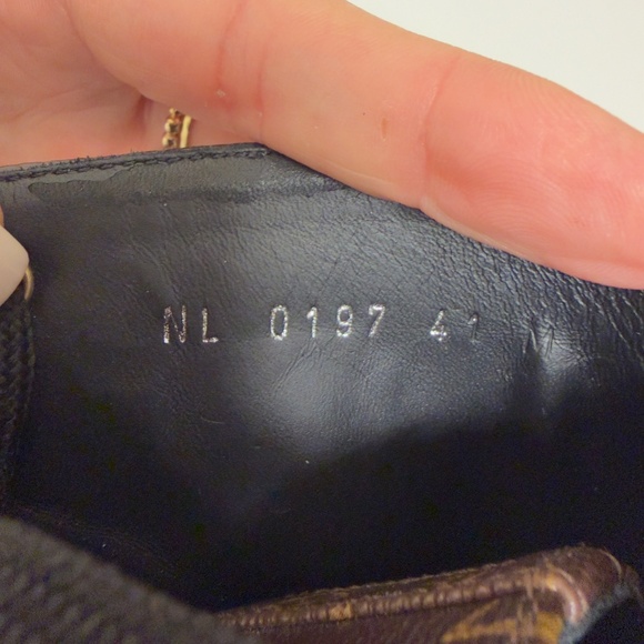 LOUIS VUITTON Woman Calfskin Monogram Wonderland Flat Ranger Boots Black. - Picture 16 of 16